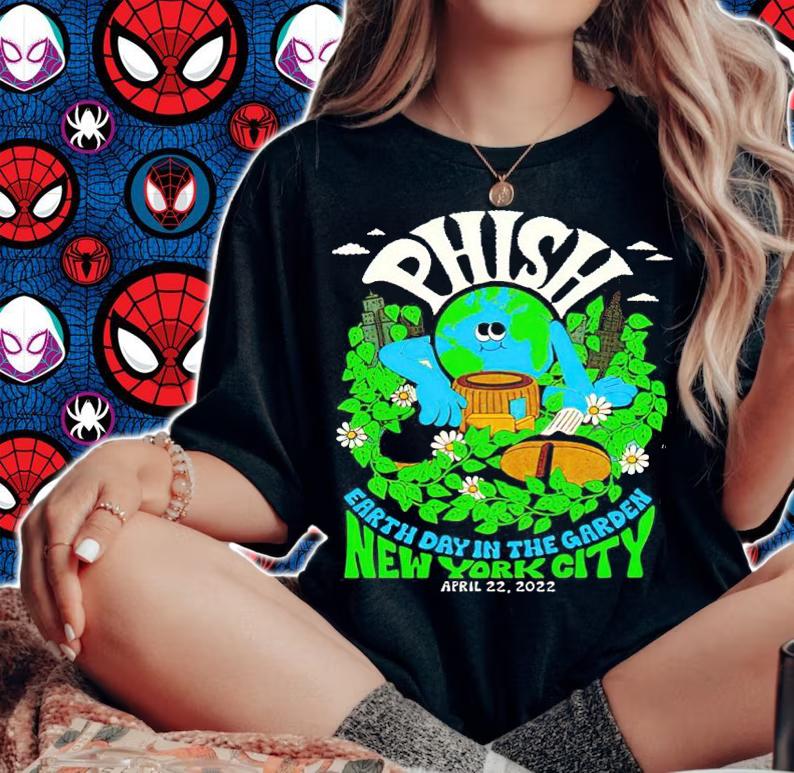 Phish Earth Day In The Garden on Heather Dusty New York City New T-Shirt t-shirt