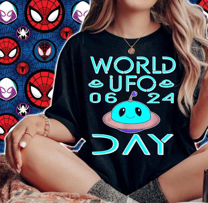 World UFO Day 06-24 T-Shirt t-shirt