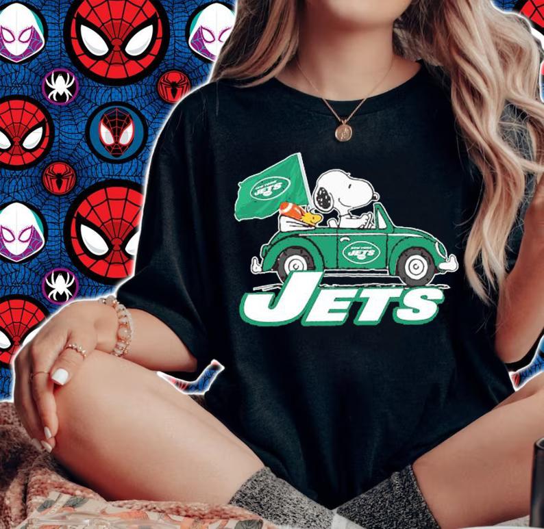 Snoopy And Woodstock Driving Car New York Jets Flag t-shirt woman shirt