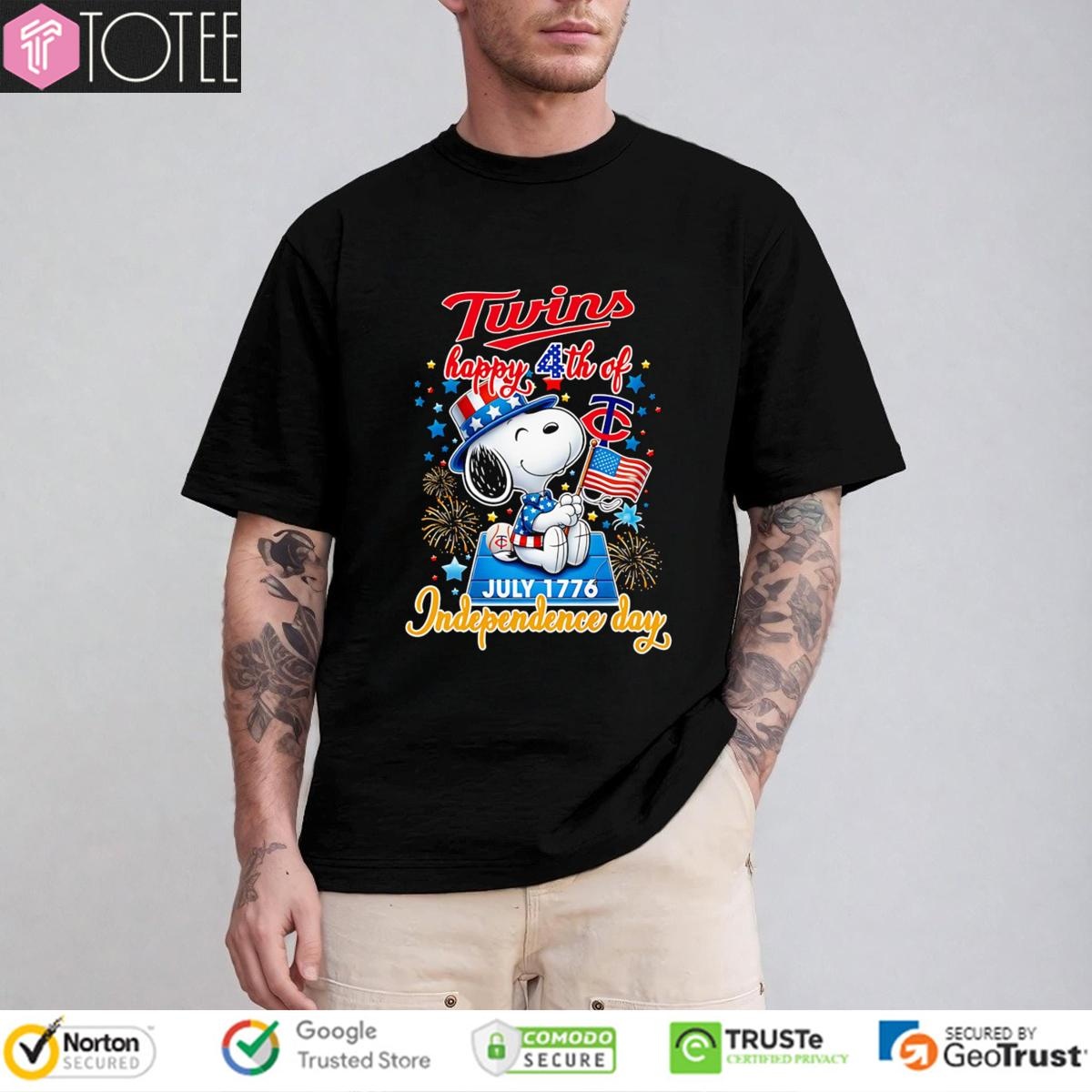 Peanuts Snoopy Minnesota Twins Baseball Happy 4Th Of July Independence Day T-shirt